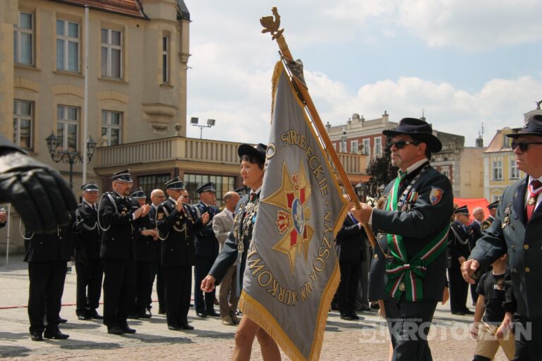 Strażacy świętowali w Krotoszynie. Były odznaczenia, awanse i widowiskowy piknik ratowniczy
