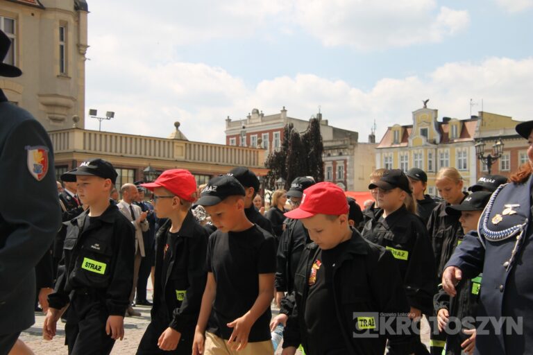 Strażacy świętowali w Krotoszynie. Były odznaczenia, awanse i widowiskowy piknik ratowniczy