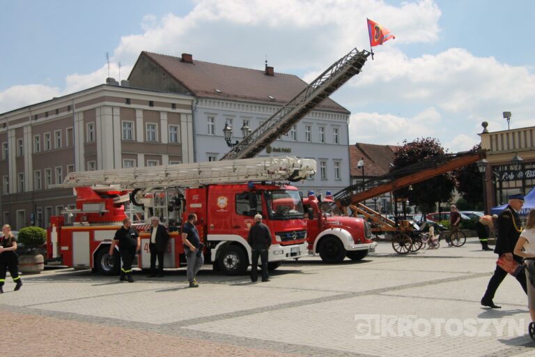 Strażacy świętowali w Krotoszynie. Były odznaczenia, awanse i widowiskowy piknik ratowniczy