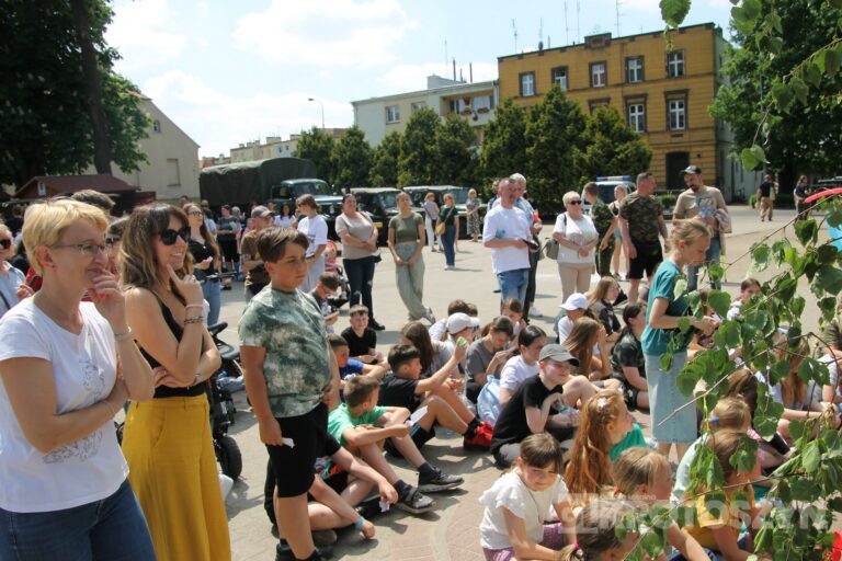 Wojsko, motocykle i tłumy mieszkańców. „Czwórka” znów połączyła pokolenia