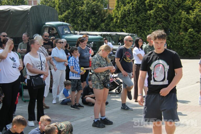 Wojsko, motocykle i tłumy mieszkańców. „Czwórka” znów połączyła pokolenia