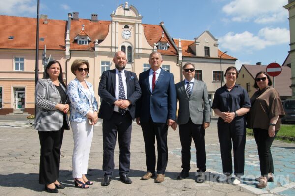 „Nie oddamy Koźmina PSL-owi i Platformie”. PiS oficjalnie zaprezentował swojego kandydata „Nie oddamy Koźmina PSL-owi i Platformie”. PiS oficjalnie zaprezentował swojego kandydata