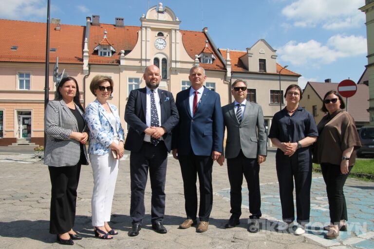 „Nie oddamy Koźmina PSL-owi i Platformie”. PiS oficjalnie zaprezentował swojego kandydata