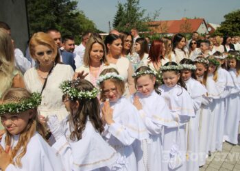 Dzieci przyjęły Chrystusa do swojego serca w parafii pw. św. Marii Magdaleny w Krotoszynie
