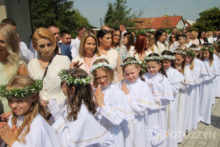 Dzieci przyjęły Chrystusa do swojego serca w parafii pw. św. Marii Magdaleny w Krotoszynie