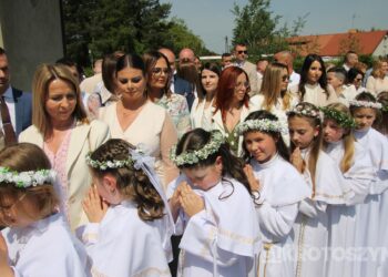 Dzieci przyjęły Chrystusa do swojego serca w parafii pw. św. Marii Magdaleny w Krotoszynie