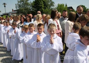 Dzieci przyjęły Chrystusa do swojego serca w parafii pw. św. Marii Magdaleny w Krotoszynie