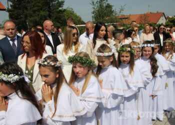 Dzieci przyjęły Chrystusa do swojego serca w parafii pw. św. Marii Magdaleny w Krotoszynie