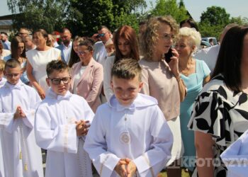 Dzieci przyjęły Chrystusa do swojego serca w parafii pw. św. Marii Magdaleny w Krotoszynie