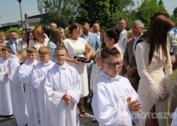 Dzieci przyjęły Chrystusa do swojego serca w parafii pw. św. Marii Magdaleny w Krotoszynie