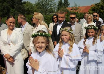 Dzieci przyjęły Chrystusa do swojego serca w parafii pw. św. Marii Magdaleny w Krotoszynie
