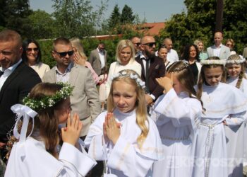 Dzieci przyjęły Chrystusa do swojego serca w parafii pw. św. Marii Magdaleny w Krotoszynie