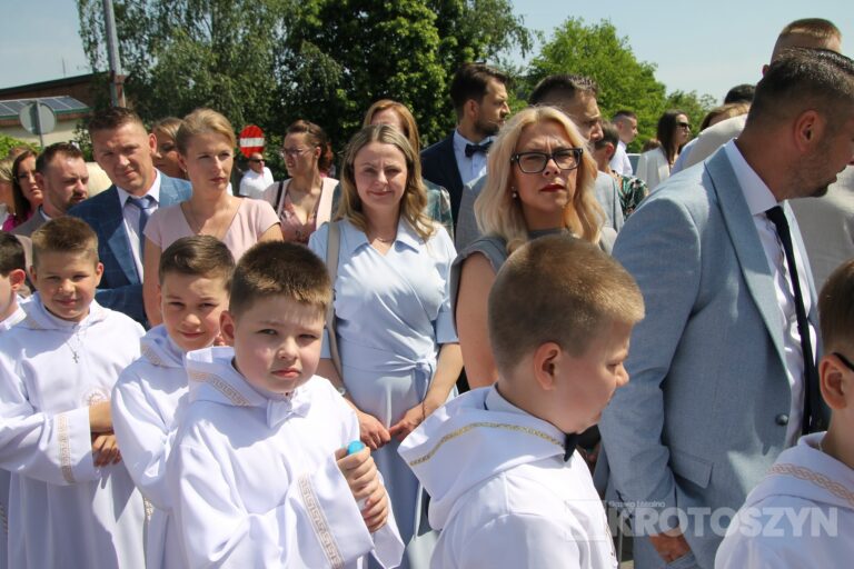 Dzieci przyjęły Chrystusa do swojego serca w parafii pw. św. Marii Magdaleny w Krotoszynie