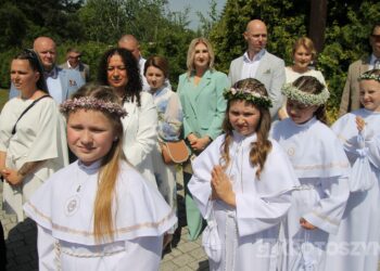 Dzieci przyjęły Chrystusa do swojego serca w parafii pw. św. Marii Magdaleny w Krotoszynie