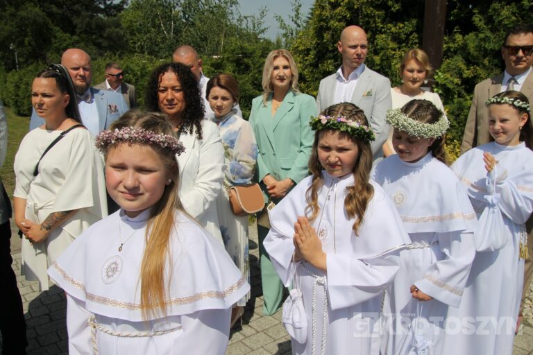 Dzieci przyjęły Chrystusa do swojego serca w parafii pw. św. Marii Magdaleny w Krotoszynie