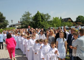 Dzieci przyjęły Chrystusa do swojego serca w parafii pw. św. Marii Magdaleny w Krotoszynie