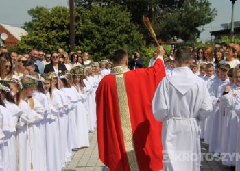 Dzieci przyjęły Chrystusa do swojego serca w parafii pw. św. Marii Magdaleny w Krotoszynie
