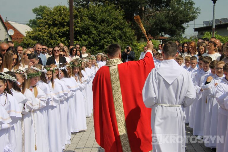 Dzieci przyjęły Chrystusa do swojego serca w parafii pw. św. Marii Magdaleny w Krotoszynie