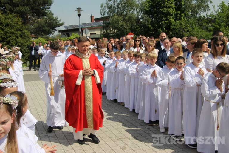 Dzieci przyjęły Chrystusa do swojego serca w parafii pw. św. Marii Magdaleny w Krotoszynie