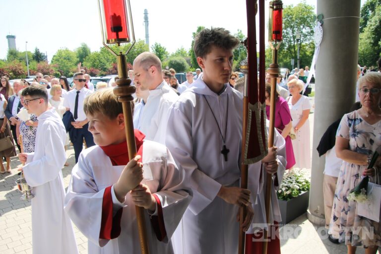 Dzieci przyjęły Chrystusa do swojego serca w parafii pw. św. Marii Magdaleny w Krotoszynie
