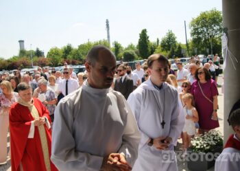 Dzieci przyjęły Chrystusa do swojego serca w parafii pw. św. Marii Magdaleny w Krotoszynie