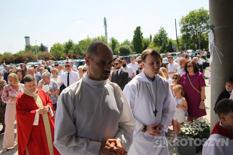 Dzieci przyjęły Chrystusa do swojego serca w parafii pw. św. Marii Magdaleny w Krotoszynie