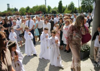 Dzieci przyjęły Chrystusa do swojego serca w parafii pw. św. Marii Magdaleny w Krotoszynie