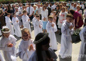 Dzieci przyjęły Chrystusa do swojego serca w parafii pw. św. Marii Magdaleny w Krotoszynie