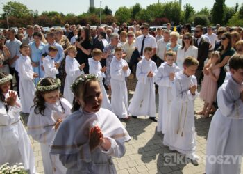 Dzieci przyjęły Chrystusa do swojego serca w parafii pw. św. Marii Magdaleny w Krotoszynie