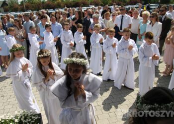 Dzieci przyjęły Chrystusa do swojego serca w parafii pw. św. Marii Magdaleny w Krotoszynie