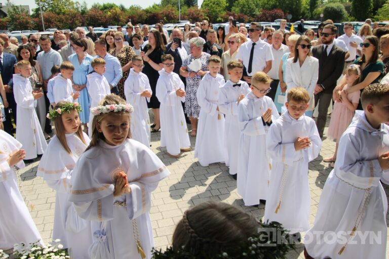 Dzieci przyjęły Chrystusa do swojego serca w parafii pw. św. Marii Magdaleny w Krotoszynie