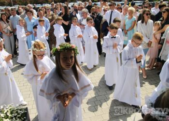 Dzieci przyjęły Chrystusa do swojego serca w parafii pw. św. Marii Magdaleny w Krotoszynie