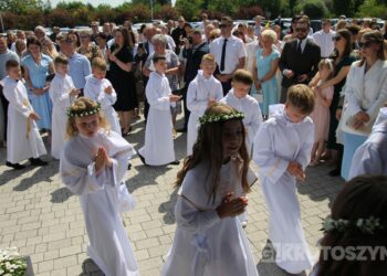 Dzieci przyjęły Chrystusa do swojego serca w parafii pw. św. Marii Magdaleny w Krotoszynie