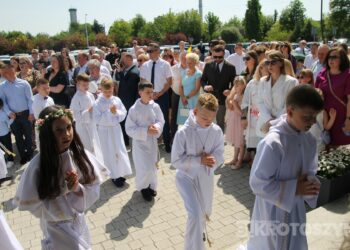 Dzieci przyjęły Chrystusa do swojego serca w parafii pw. św. Marii Magdaleny w Krotoszynie