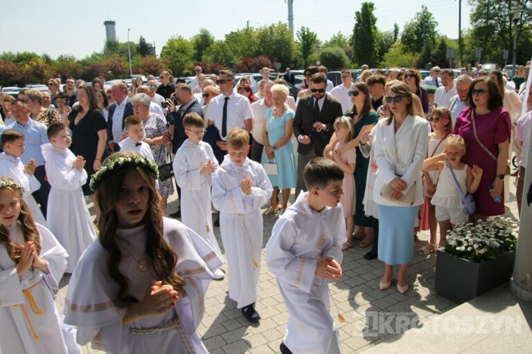 Dzieci przyjęły Chrystusa do swojego serca w parafii pw. św. Marii Magdaleny w Krotoszynie