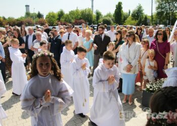 Dzieci przyjęły Chrystusa do swojego serca w parafii pw. św. Marii Magdaleny w Krotoszynie