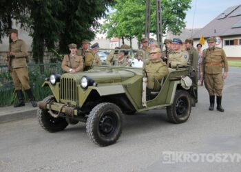 Huk wystrzałów i żywa historia w Benicach. „Wehikuł Czasu” znów przyciągnął tłumy