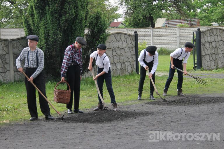 Huk wystrzałów i żywa historia w Benicach. „Wehikuł Czasu” znów przyciągnął tłumy