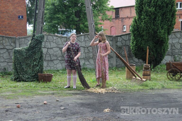 Huk wystrzałów i żywa historia w Benicach. „Wehikuł Czasu” znów przyciągnął tłumy