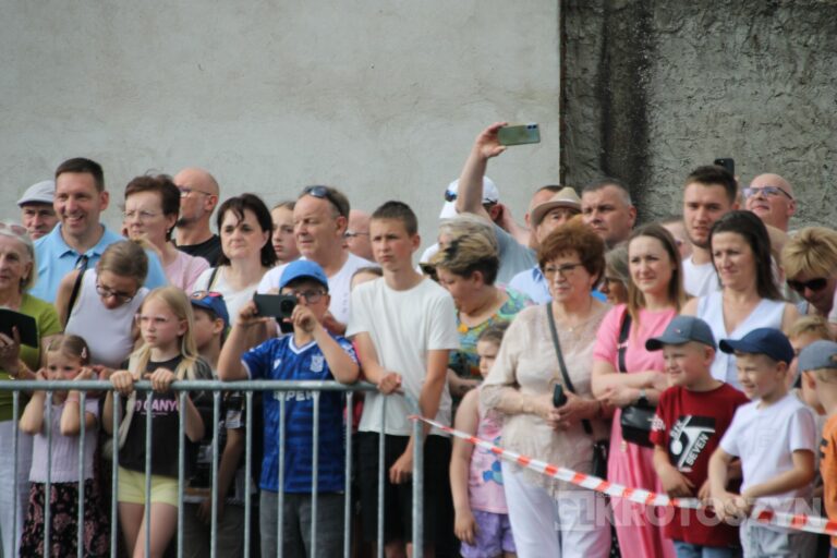Huk wystrzałów i żywa historia w Benicach. „Wehikuł Czasu” znów przyciągnął tłumy