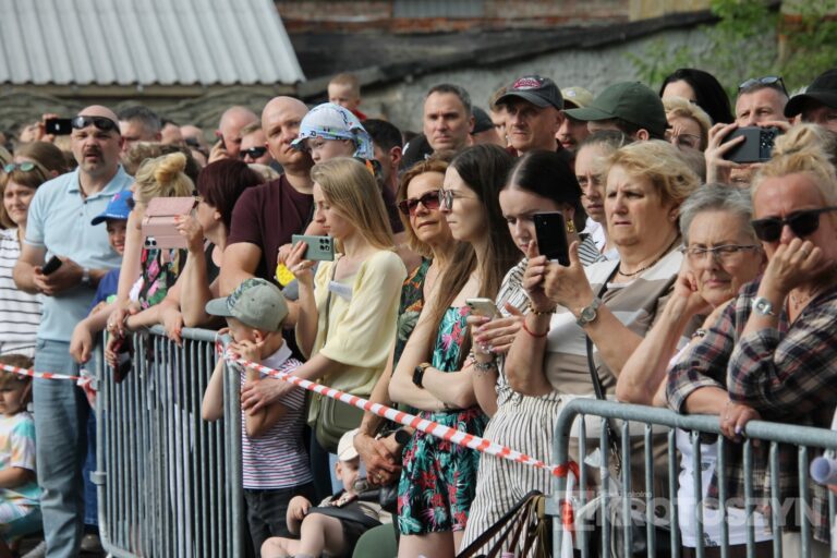 Huk wystrzałów i żywa historia w Benicach. „Wehikuł Czasu” znów przyciągnął tłumy