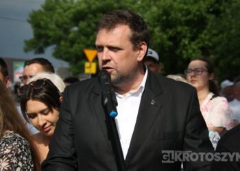 Huk wystrzałów i żywa historia w Benicach. „Wehikuł Czasu” znów przyciągnął tłumy
