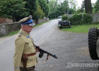 Huk wystrzałów i żywa historia w Benicach. „Wehikuł Czasu” znów przyciągnął tłumy