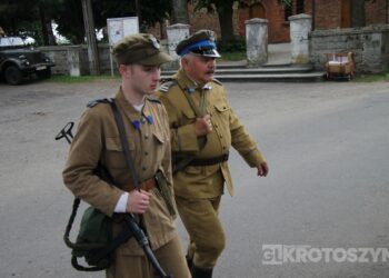 Huk wystrzałów i żywa historia w Benicach. „Wehikuł Czasu” znów przyciągnął tłumy