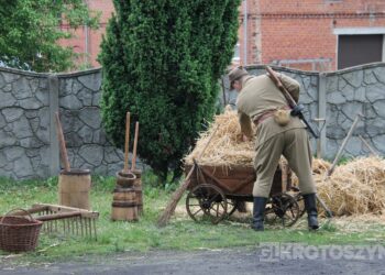 Huk wystrzałów i żywa historia w Benicach. „Wehikuł Czasu” znów przyciągnął tłumy