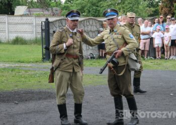 Huk wystrzałów i żywa historia w Benicach. „Wehikuł Czasu” znów przyciągnął tłumy