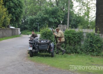 Huk wystrzałów i żywa historia w Benicach. „Wehikuł Czasu” znów przyciągnął tłumy