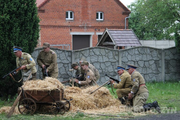Huk wystrzałów i żywa historia w Benicach. „Wehikuł Czasu” znów przyciągnął tłumy