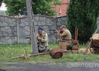 Huk wystrzałów i żywa historia w Benicach. „Wehikuł Czasu” znów przyciągnął tłumy