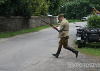 Huk wystrzałów i żywa historia w Benicach. „Wehikuł Czasu” znów przyciągnął tłumy